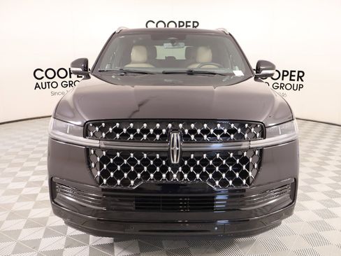 New 2026 Lincoln Navigator L Black Label AWD/4WD image 9
