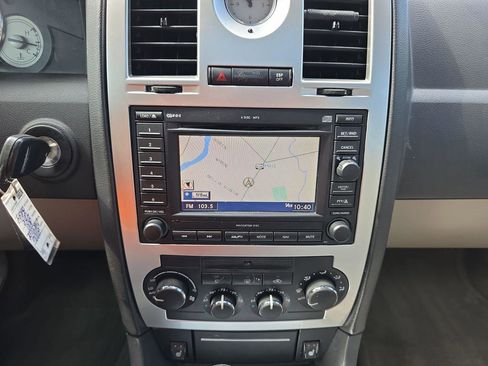 Used 2006 Chrysler 300 C w/ Navigation & Sound Group II image 9