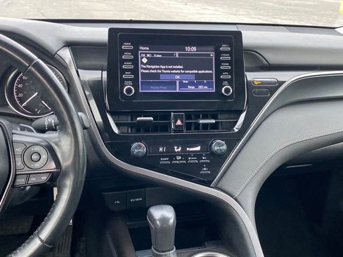 Used 2023 Toyota Camry SE image 8