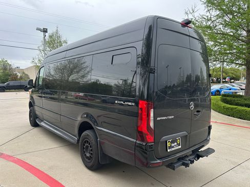 Used 2024 Mercedes-Benz Sprinter 2500 image 10