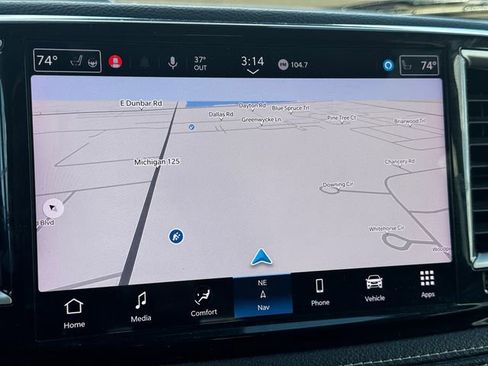 Certified 2024 Chrysler Pacifica Select image 31