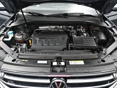 Used 2023 Volkswagen Tiguan SEL R-Line AWD/4WD image 40