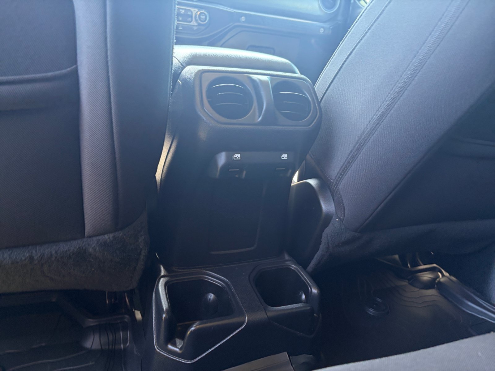Used 2022 Jeep Wrangler Unlimited Sport AWD/4WD image 18