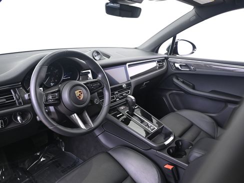 Used 2023 Porsche Macan GTS image 29
