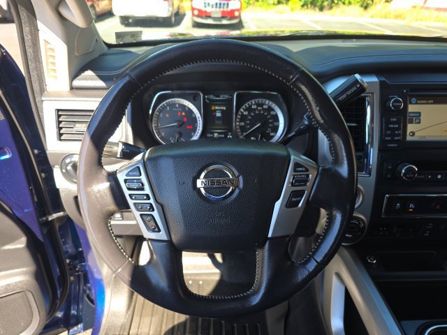 Used 2018 Nissan Titan PRO-4X w/ Pro-4x Convenience Package AWD/4WD image 17