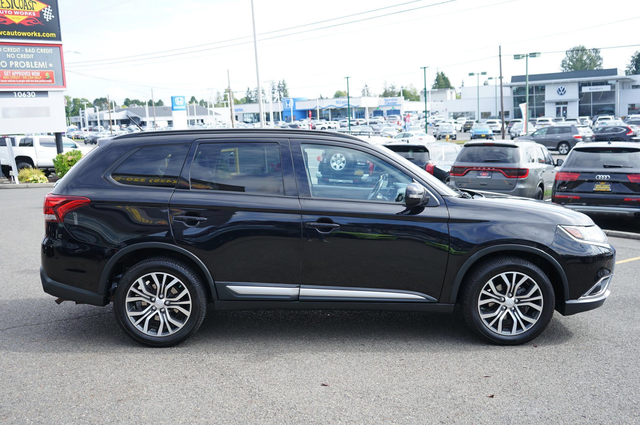 Used 2016 Mitsubishi Outlander SEL AWD/4WD image 6