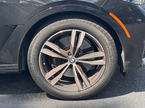 Used 2021 BMW X7 xDrive40i w/ M Sport Package AWD/4WD image 5