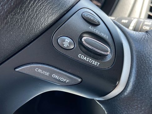 Used 2020 Nissan Pathfinder SL AWD/4WD image 23