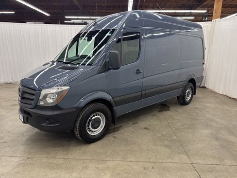 Used 2018 Mercedes-Benz Sprinter 2500 image 4