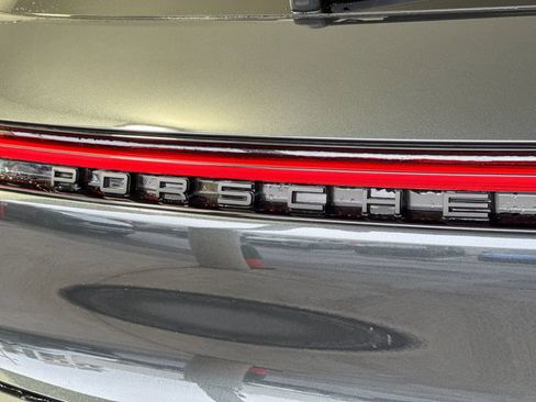 Certified 2025 Porsche Macan image 34