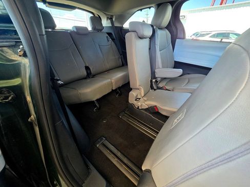 Used 2026 Toyota Sienna XLE FWD image 75