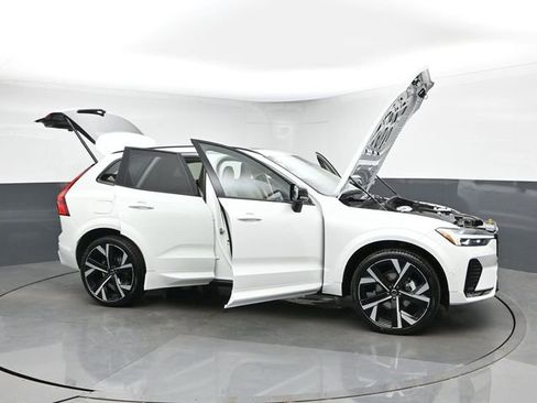 New 2026 Volvo XC60 B5 Ultra w/ Protection Package Premier AWD/4WD image 55