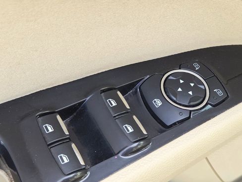 Used 2016 Ford Fusion SE FWD image 30