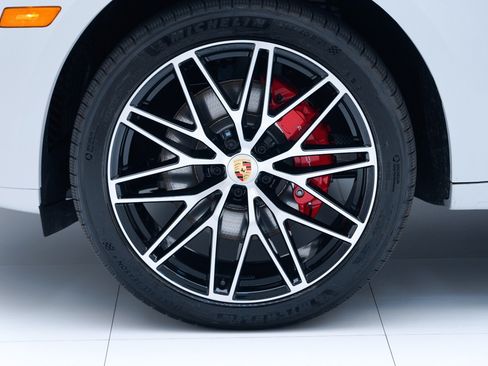 Certified 2026 Porsche Macan S AWD/4WD image 12
