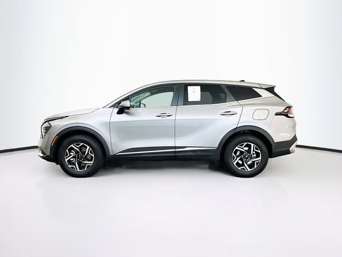 Used 2025 Kia Sportage LX image 4