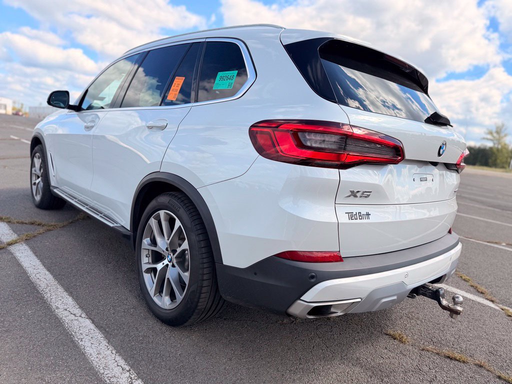 Used 2019 BMW X5 xDrive40i w/ Executive Package AWD/4WD image 3