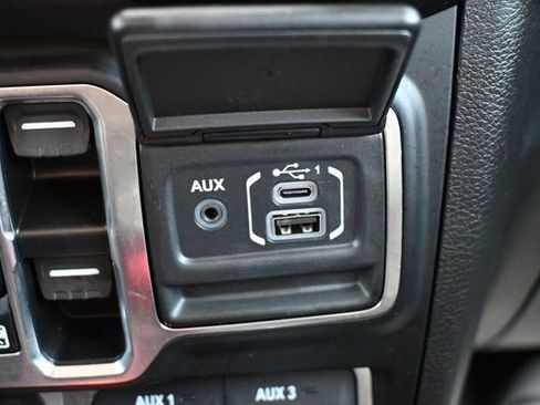 Used 2023 Jeep Wrangler Unlimited Rubicon w/ Cold Weather Group AWD/4WD image 30