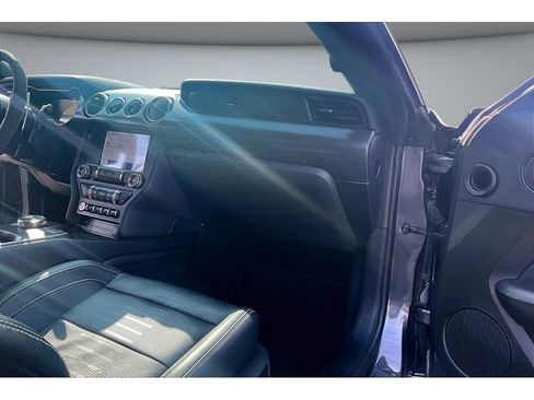 Used 2020 Ford Mustang Shelby GT500 w/ Technology Package RWD image 45