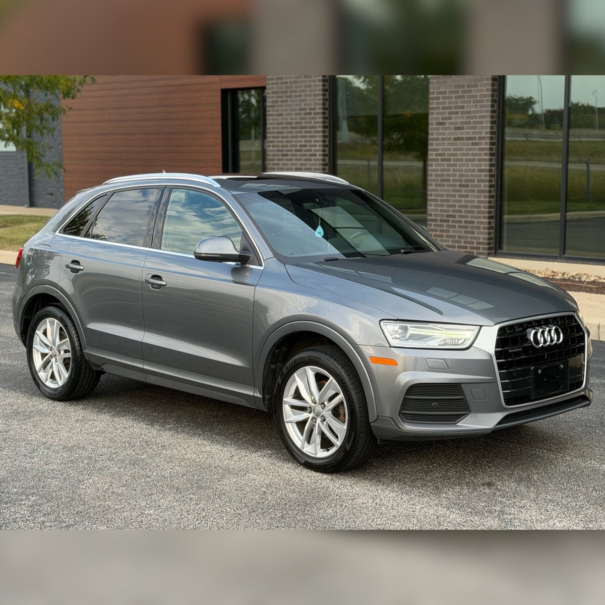 Used 2016 Audi Q3 2.0T Premium Plus w/ Technology Package AWD/4WD image 1