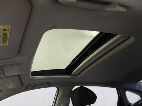 Used 2018 Honda Accord EX image 12