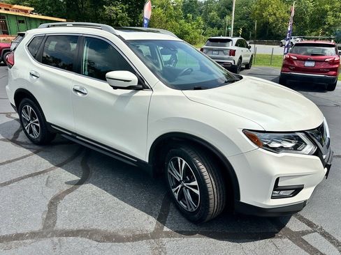 Used 2017 Nissan Rogue SL image 8