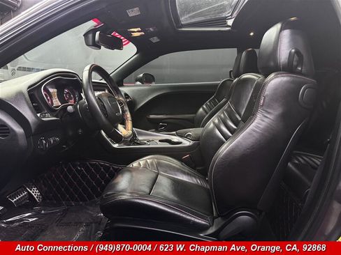 Used 2018 Dodge Challenger SRT Hellcat RWD image 6