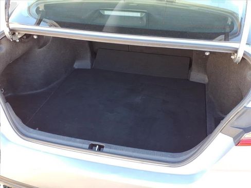 Used 2025 Toyota Camry LE image 5