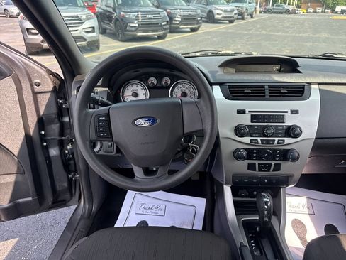 Used 2010 Ford Focus SE FWD image 21