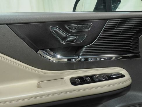 Used 2022 Lincoln Corsair AWD w/ Equipment Group 101A image 21