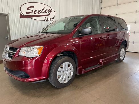 Used 2017 Dodge Grand Caravan SE w/ Power Window Group FWD image 4