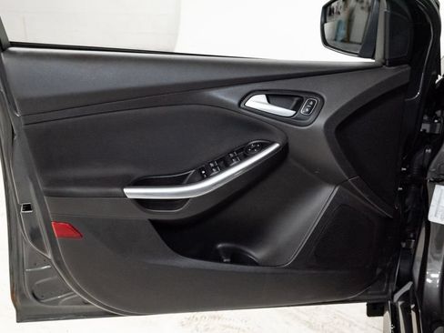 Used 2015 Ford Focus ST w/ Equipment Group 401A FWD image 9