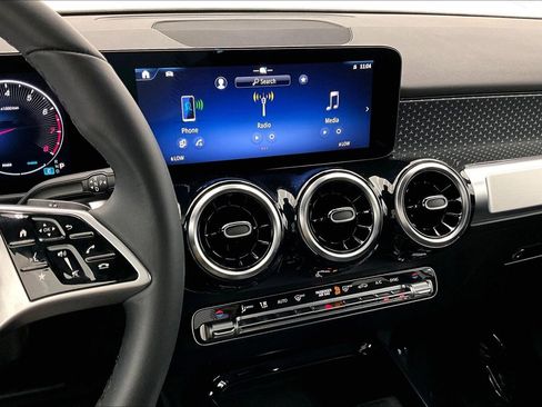 Used 2026 Mercedes-Benz GLB 250 image 5