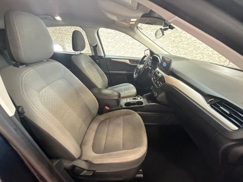 Used 2022 Ford Escape SE w/ Cold Weather Package AWD/4WD image 11
