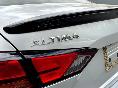 Used 2019 Nissan Altima 2.5 SR w/ SR Premium Package image 25