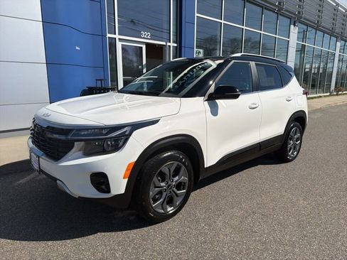 Used 2024 Kia Seltos S image 2