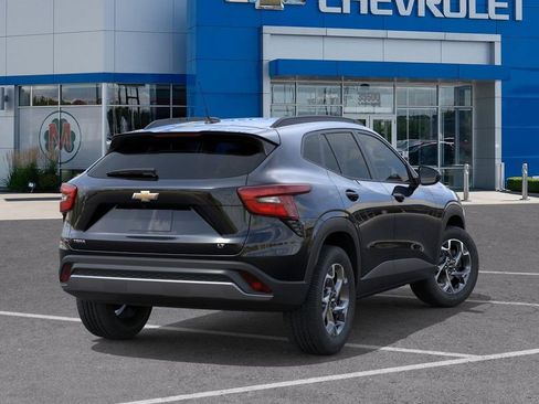 New 2026 Chevrolet Trax LT w/ Driver Confidence Package FWD image 4