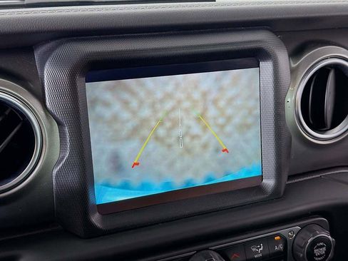 Used 2021 Jeep Wrangler Unlimited Sahara w/ Uconnect 4C Nav & Sound Group image 33