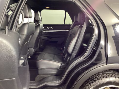 Used 2018 Ford Explorer Sport AWD/4WD image 14