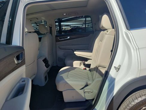Used 2026 Volkswagen Atlas SEL Premium R-Line AWD/4WD image 6