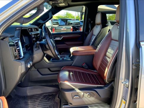 Used 2025 GMC Sierra 2500 Denali Ultimate AWD/4WD image 8