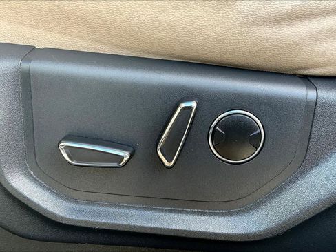 Used 2024 Ford Expedition Max Limited image 35