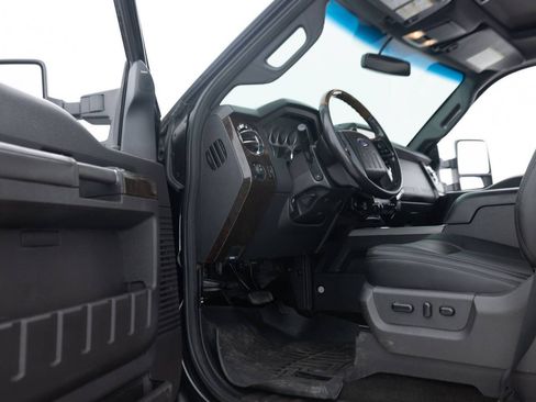 Used 2015 Ford F250 Platinum w/ FX4 Off-Road Package AWD/4WD image 31