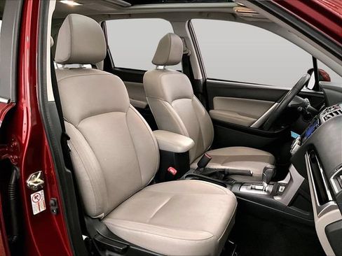 Used 2017 Subaru Forester 2.5i Limited AWD/4WD image 7