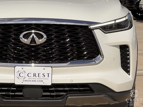 Used 2023 INFINITI QX60 Sensory w/ Cargo Package AWD/4WD image 10