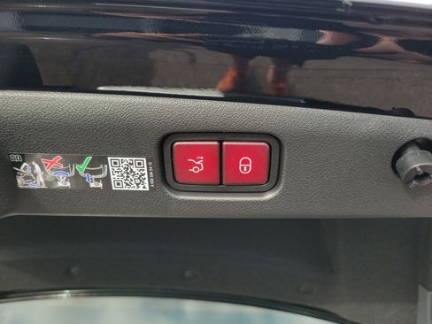 New 2026 Mercedes-Benz E 450 4MATIC Sedan image 10