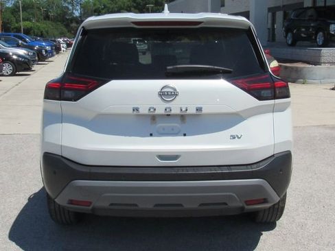 Used 2023 Nissan Rogue SV FWD image 4