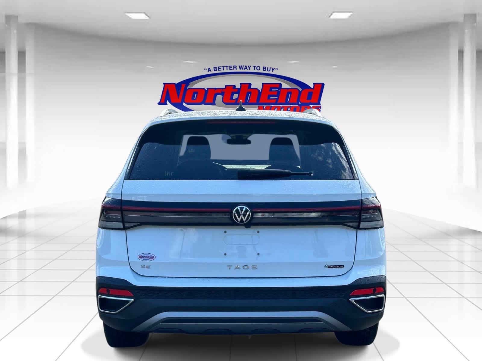 Used 2025 Volkswagen Taos SE AWD/4WD image 4
