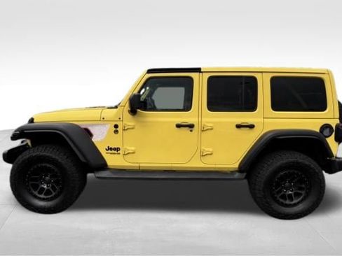 Used 2022 Jeep Wrangler Unlimited Sport AWD/4WD image 3
