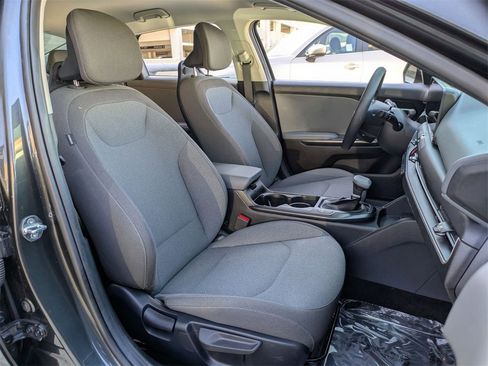 Used 2025 Kia K4 LXS image 28