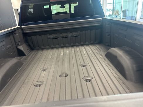 Used 2022 GMC Sierra 2500 Denali w/ Denali Ultimate Package AWD/4WD image 6